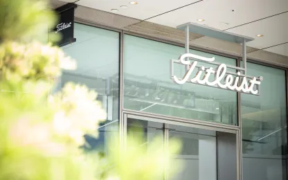 Titleist fitting center front